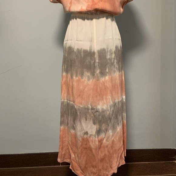 Dress - Picture 4 of 5